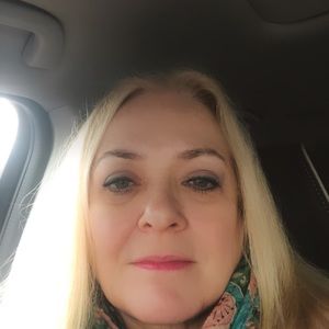 Meet your Posher, Deedee